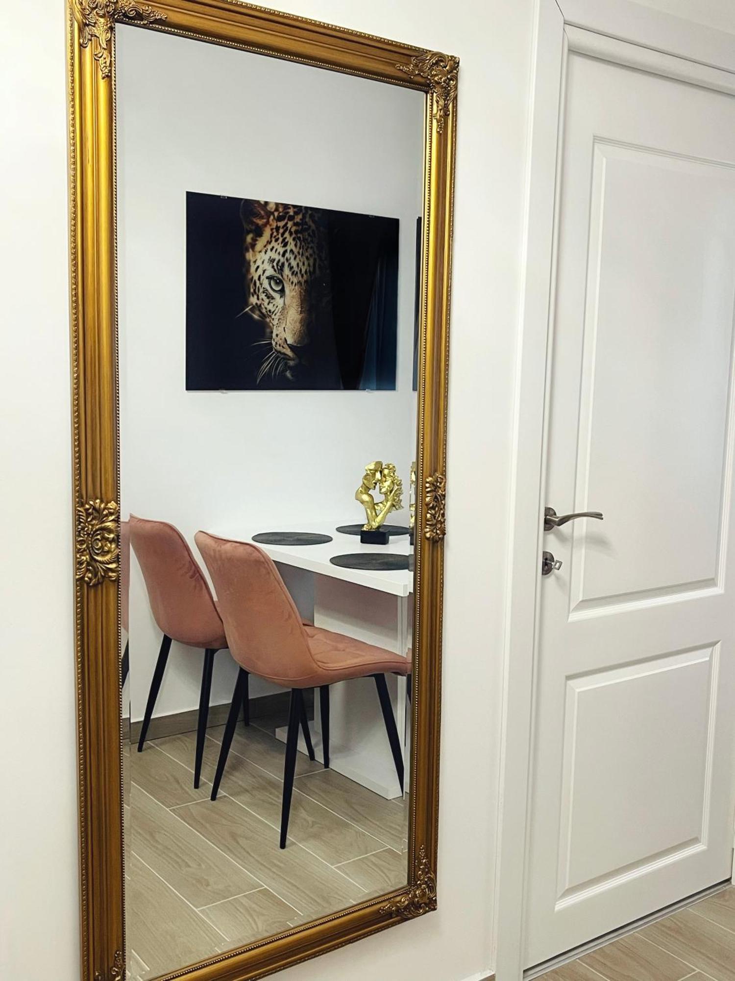 Rv Premium Apartments Арад Екстериор снимка